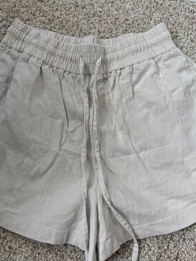 Women's Zara Beige Drawstring Linen-Blend Shorts